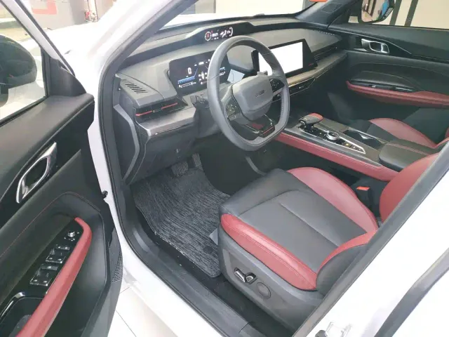 Changan Z6 — Фото автомобиля 15