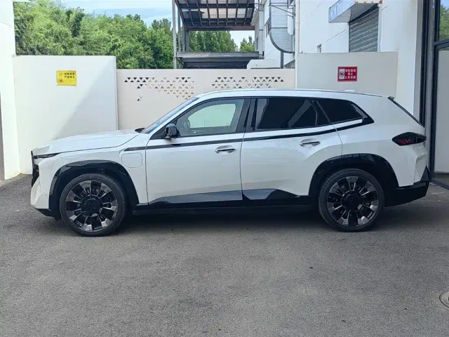 BMW XM — Фото автомобиля 3