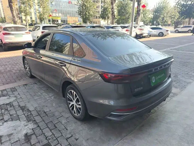 Geely Emgrand — Фото автомобиля 4