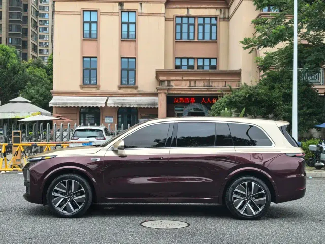 Li Auto L9 — Фото автомобиля 4