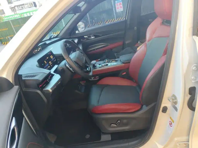 Changan Z6 — Фото автомобиля 7