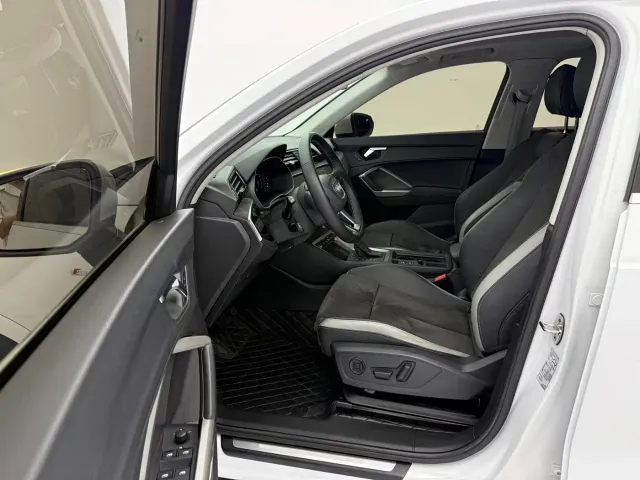 Audi Q3 — Фото автомобиля 23