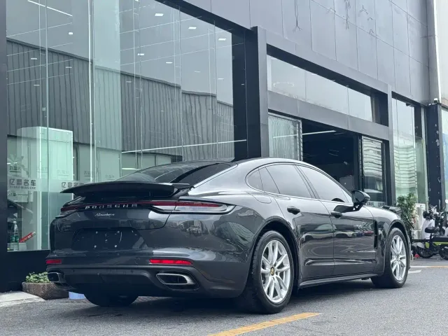 Porsche Panamera — Фото автомобиля 15