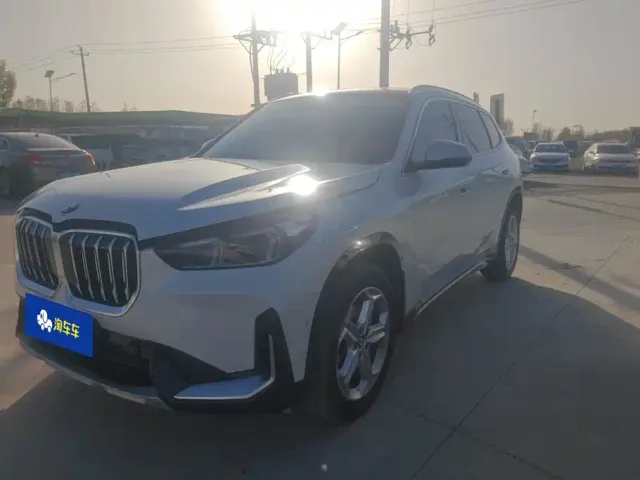 Фотография автомобиля — BMW X1