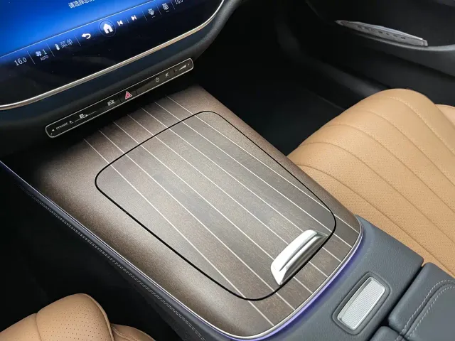 Mercedes-Benz E-Class — Фото автомобиля 25