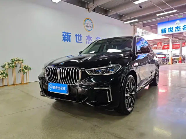 Фотография автомобиля — BMW X5