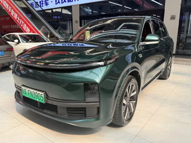 Li Auto L8 — Фото автомобиля 3