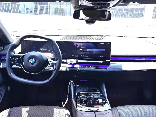 BMW 5 Series — Фото автомобиля 6