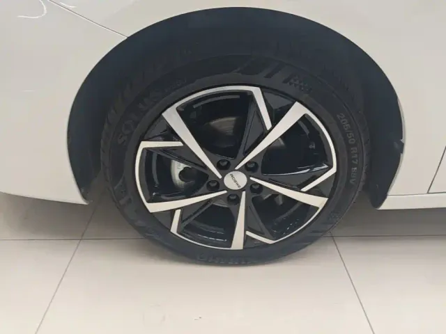 Roewe i5 — Фото автомобиля 22
