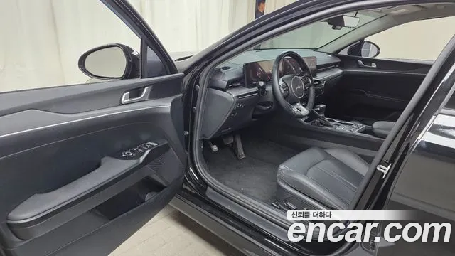 Kia K5 Новый K5 3 поколение 2.0 LPi(Для проката) — Фото автомобиля 10