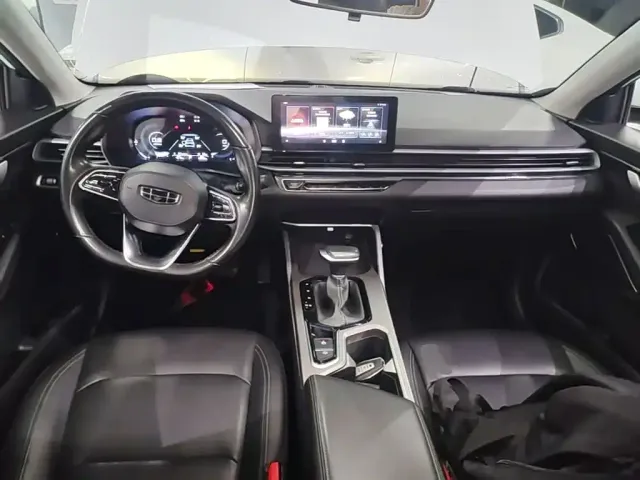 Geely Emgrand — Фото автомобиля 9