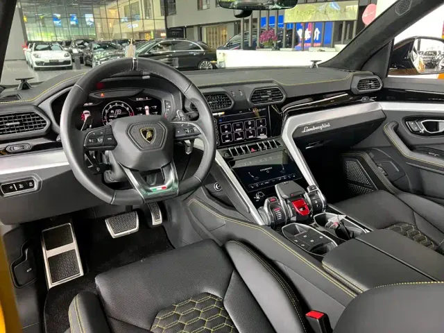 Lamborghini Urus — Фото автомобиля 2