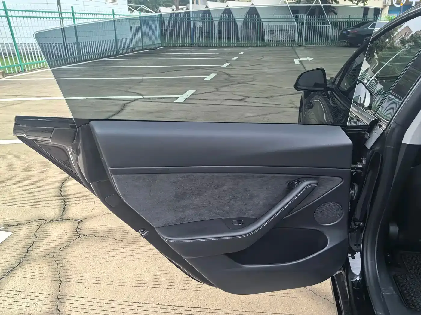 Tesla Model 3 2022 Model Rear-Wheel Drive Version — Фото автомобиля 27