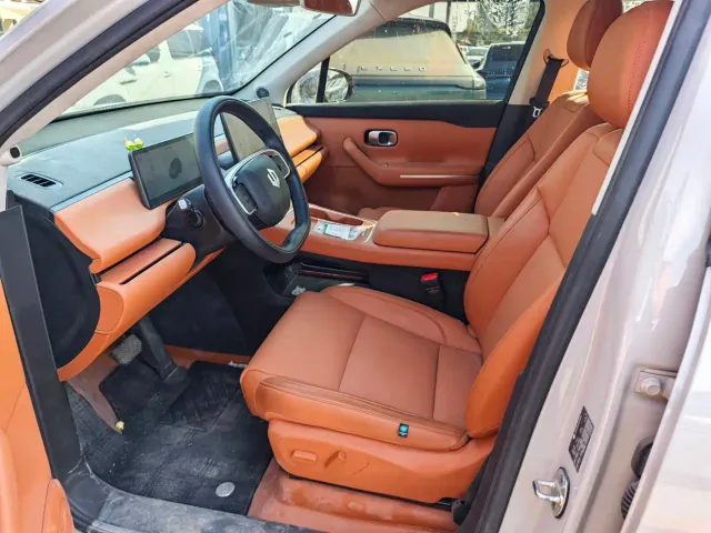Leapmotor C10 — Фото автомобиля 2