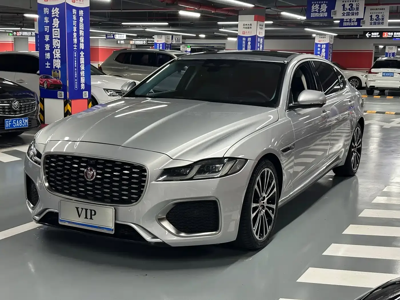 Фотография автомобиля — Jaguar XFL