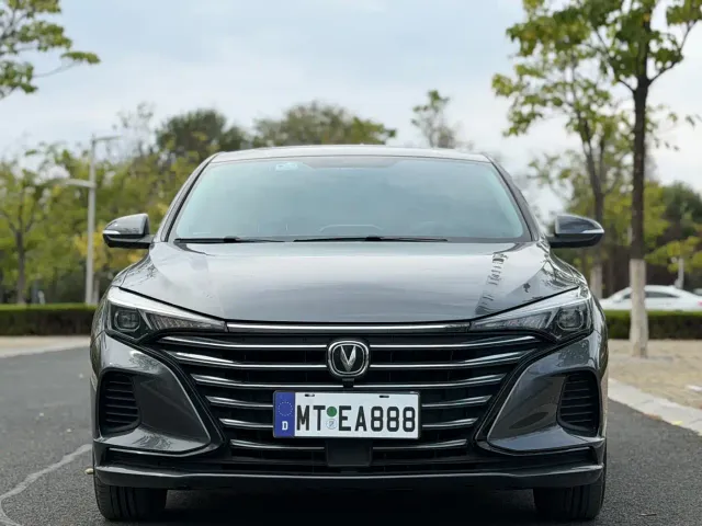 Changan Eado — Фото автомобиля 2