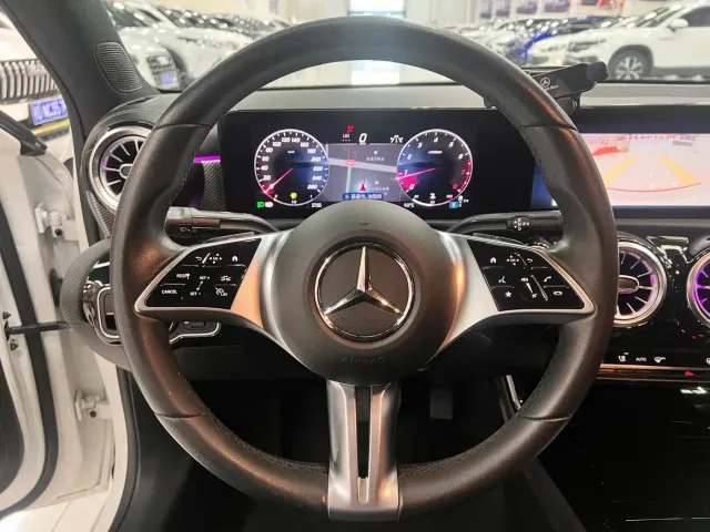 Mercedes-Benz A-Class — Фото автомобиля 5