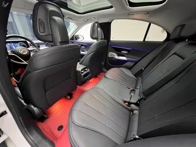 Mercedes-Benz E-Class — Фото автомобиля 13