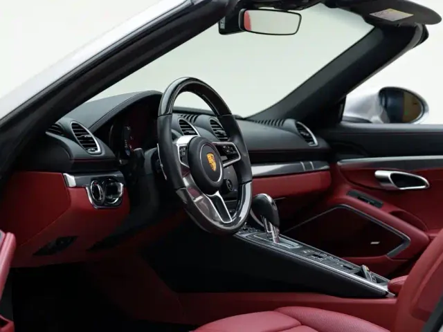 Porsche 718 — Фото автомобиля 9