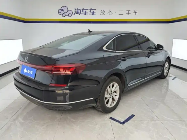 Volkswagen Passat — Фото автомобиля 3