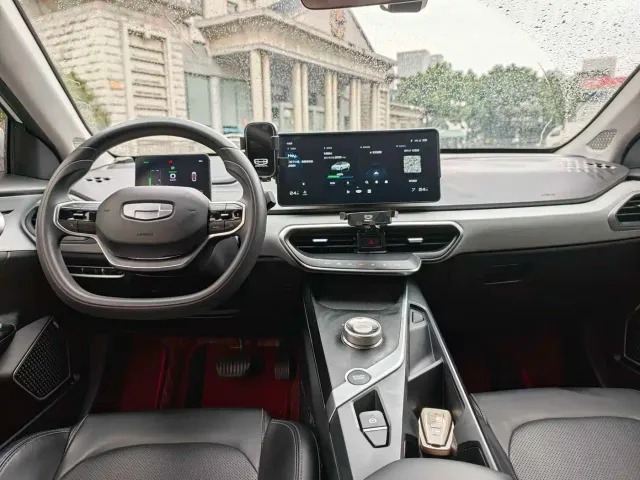 Geely Geometry A — Фото автомобиля 14