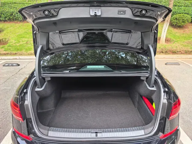 Volkswagen Passat — Фото автомобиля 9