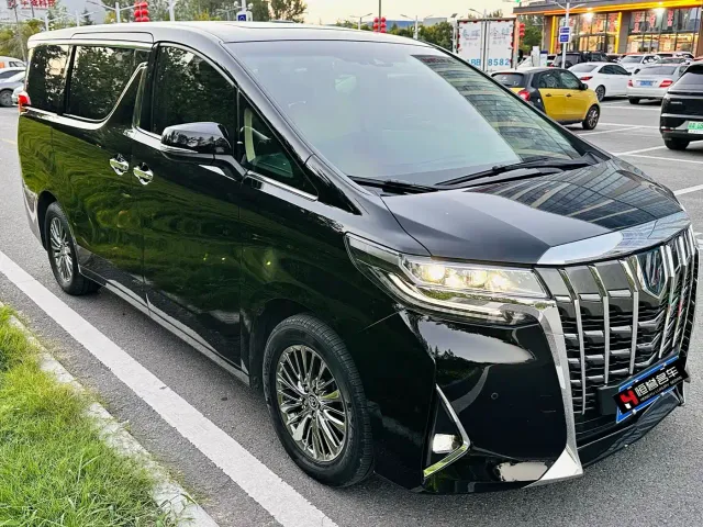 Toyota Alphard — Фото автомобиля 3