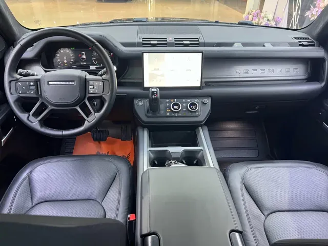 Land Rover Defender — Фото автомобиля 5