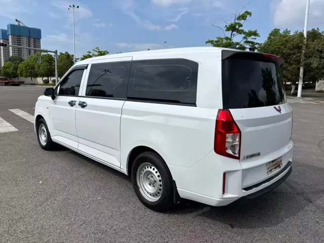 Wuling Zhengcheng — Фото автомобиля 5