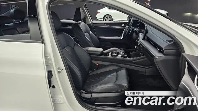 Kia K5 Новый K5 3 поколение 2.0 LPi(Для проката) — Фото автомобиля 26