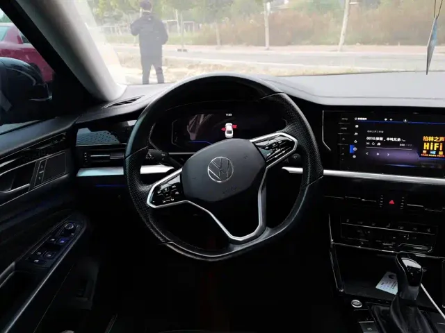 Volkswagen Passat — Фото автомобиля 2