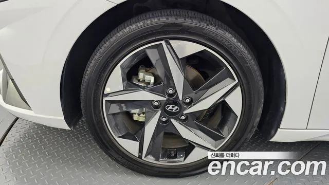Hyundai Avante CN7 — Фото автомобиля 5