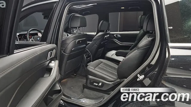 BMW X7 — Фото автомобиля 11