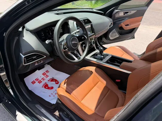 Jaguar XEL — Фото автомобиля 5