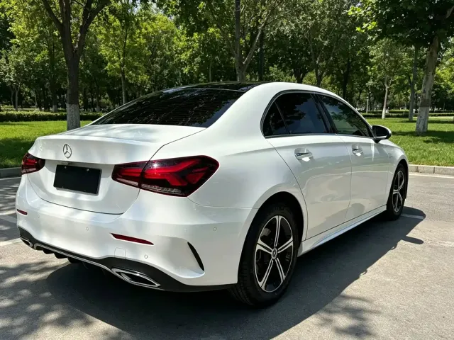 Mercedes-Benz Mercedes-Benz A-Class 2022 Facelift III A 200 L Sport Sedan Fashion — Фото автомобиля 4