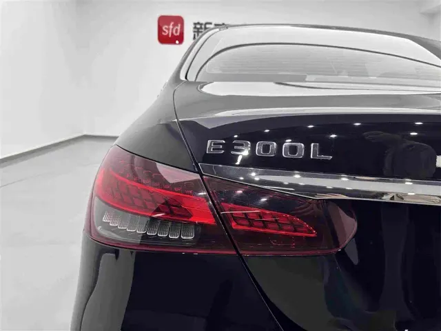 Mercedes-Benz E-Class — Фото автомобиля 27