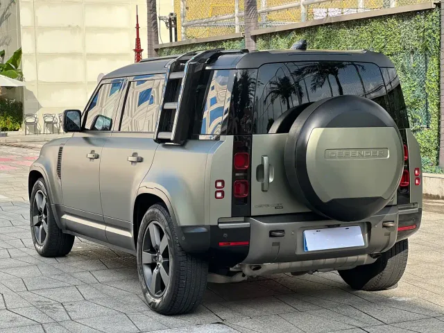 Land Rover Defender — Фото автомобиля 4