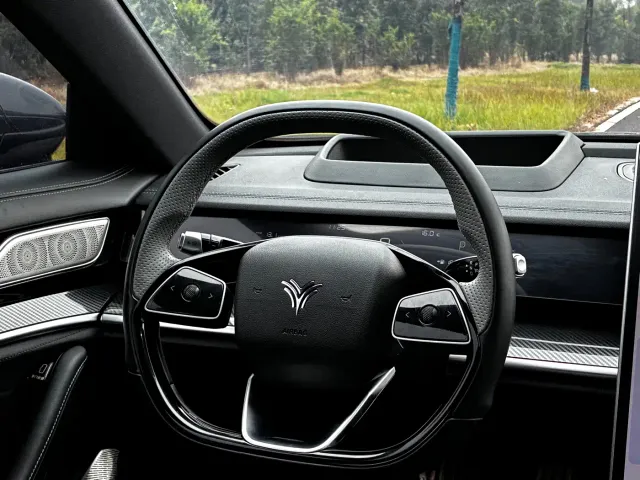 Hozon Nezha S Shooting Brake — Фото автомобиля 6