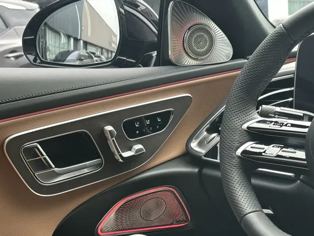 Mercedes-Benz E-Class — Фото автомобиля 7