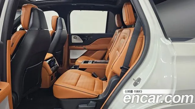 Lincoln Aviator 2nd Gen — Фото автомобиля 12