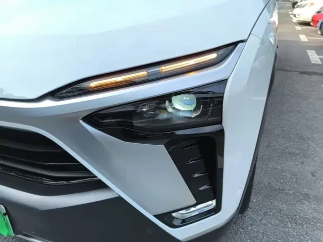 Nio ES8 — Фото автомобиля 23