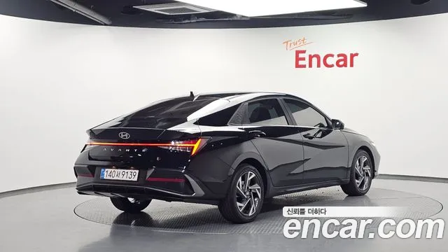 Hyundai Avante CN7 — Фото автомобиля 2