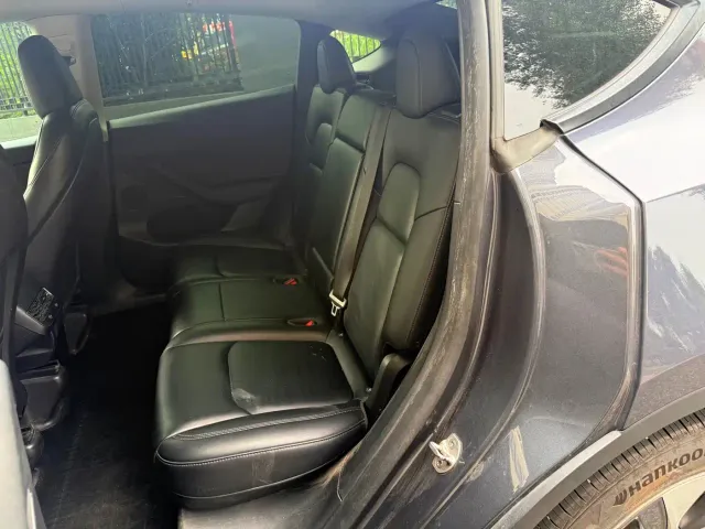 Tesla Model Y — Фото автомобиля 5