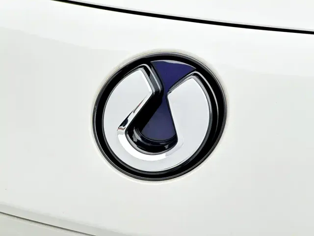 Denza Z9GT — Фото автомобиля 26