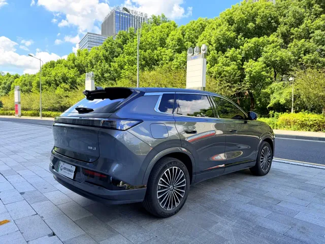 Dongfeng Aeolus L8 — Фото автомобиля 9