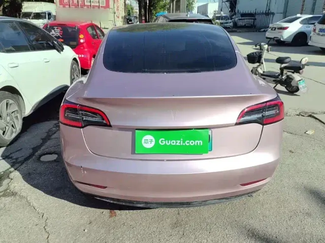 Tesla Model 3 — Фото автомобиля 5