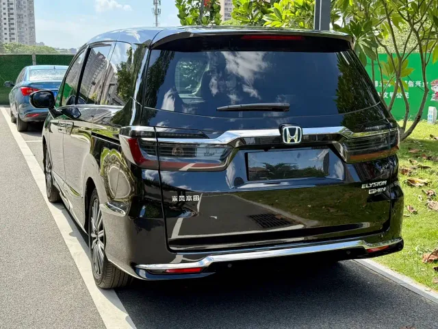 Honda Elysion — Фото автомобиля 9
