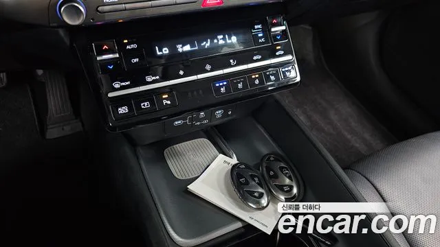 Hyundai Grandeur Grandeur (GN7) 3.5 Бензин 2WD — Фото автомобиля 17