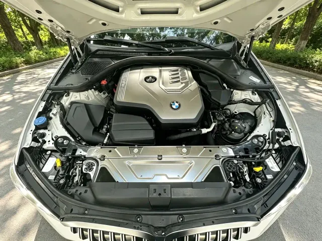 BMW 3 Series — Фото автомобиля 9