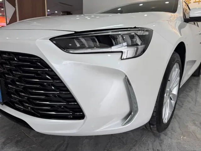 Buick Regal — Фото автомобиля 6